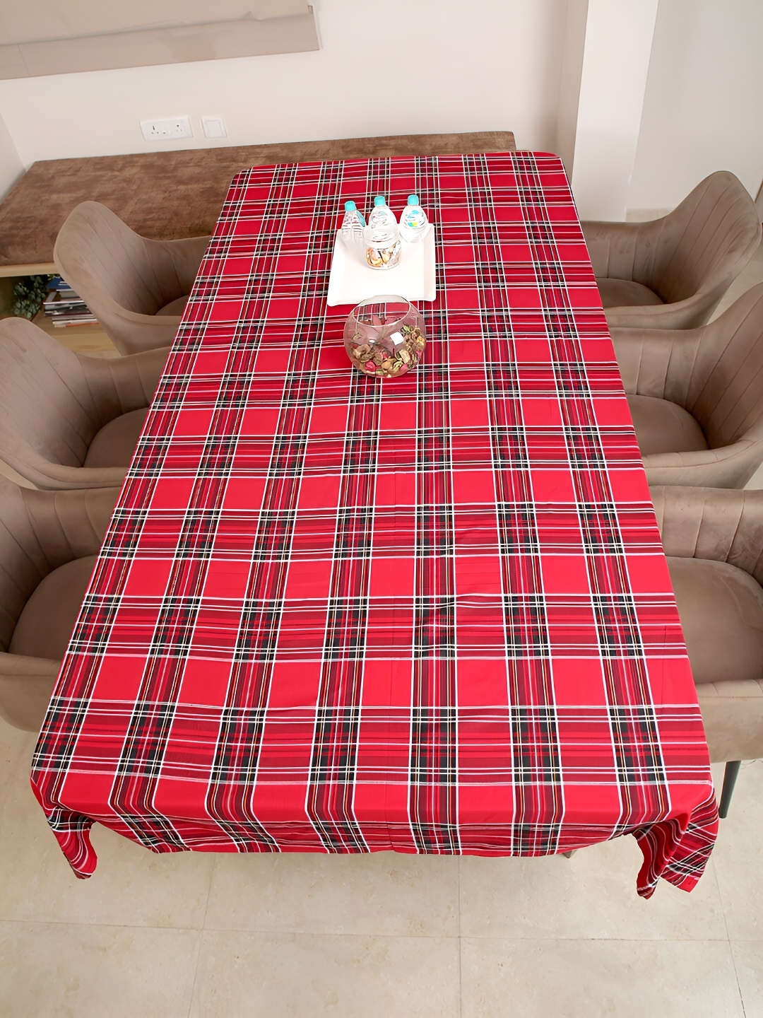 

Aura Red Geometric Printed Cotton 4-Seater Table Cover