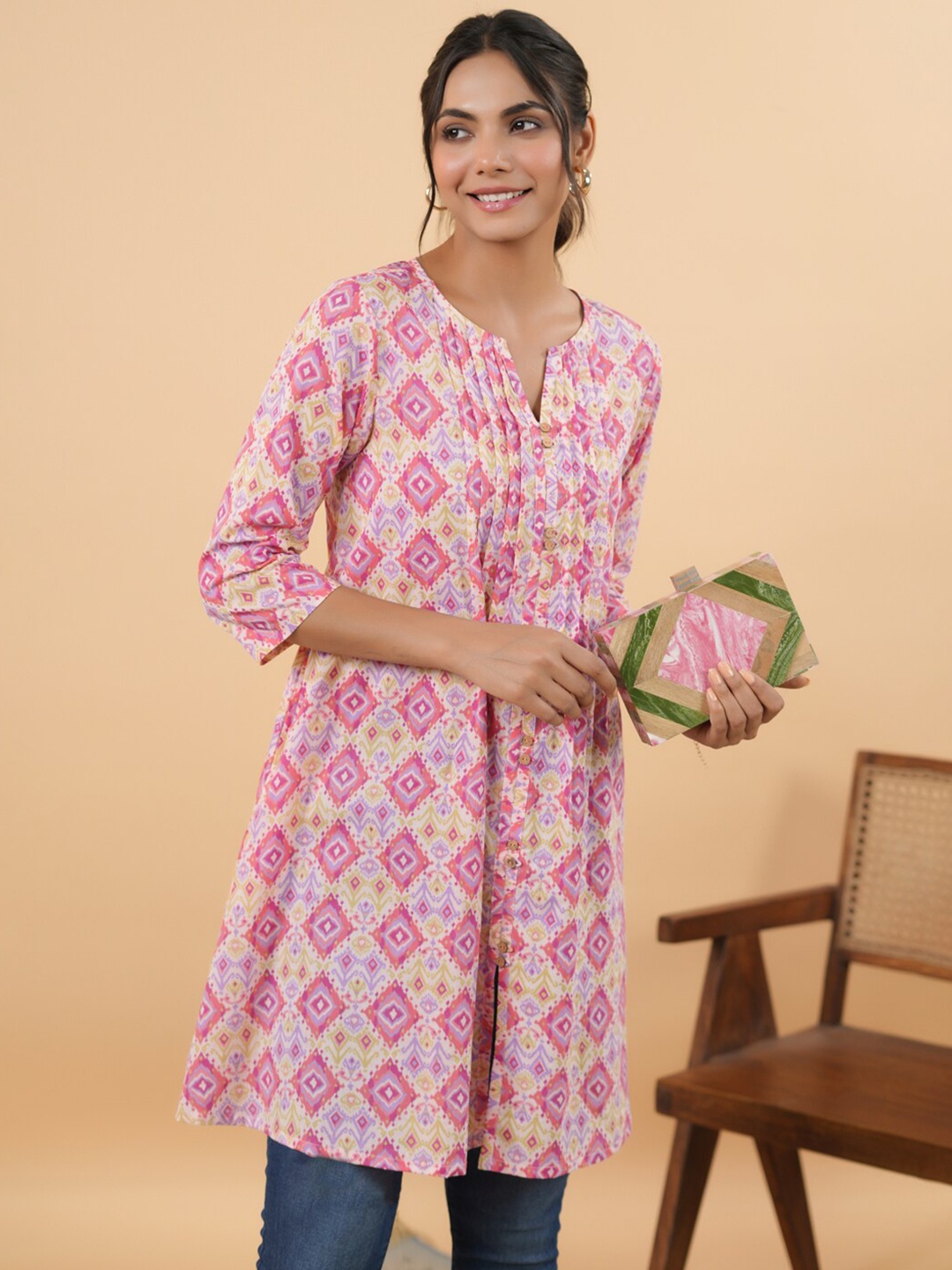 

Janasya Cotton Ikkat Printed Pintuck Tunic, Pink