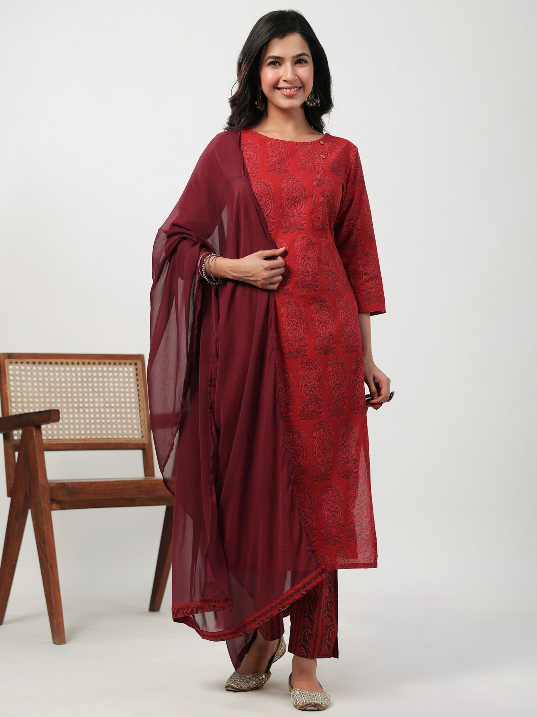 

Janasya Women Paisley Printed Regular Pure Cotton Kurta with Trousers & With Dupatta, Maroon