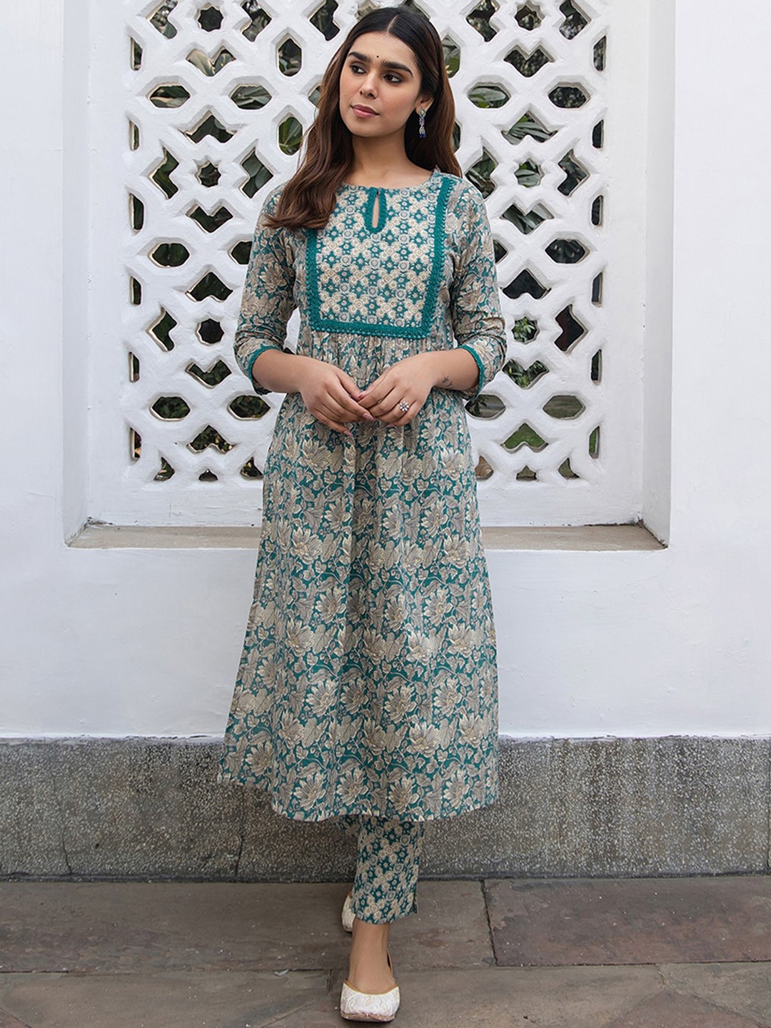 

Janasya Women Floral Printed Regular Pure Cotton Kurta with Trousers, Teal
