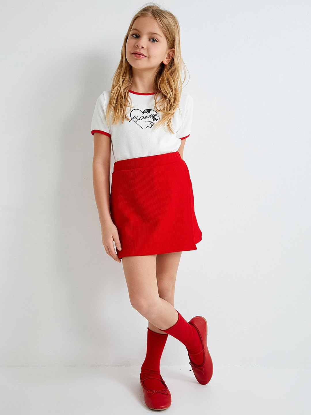 

Koton Girls Ribbed Aboe Knee Shorts, Red