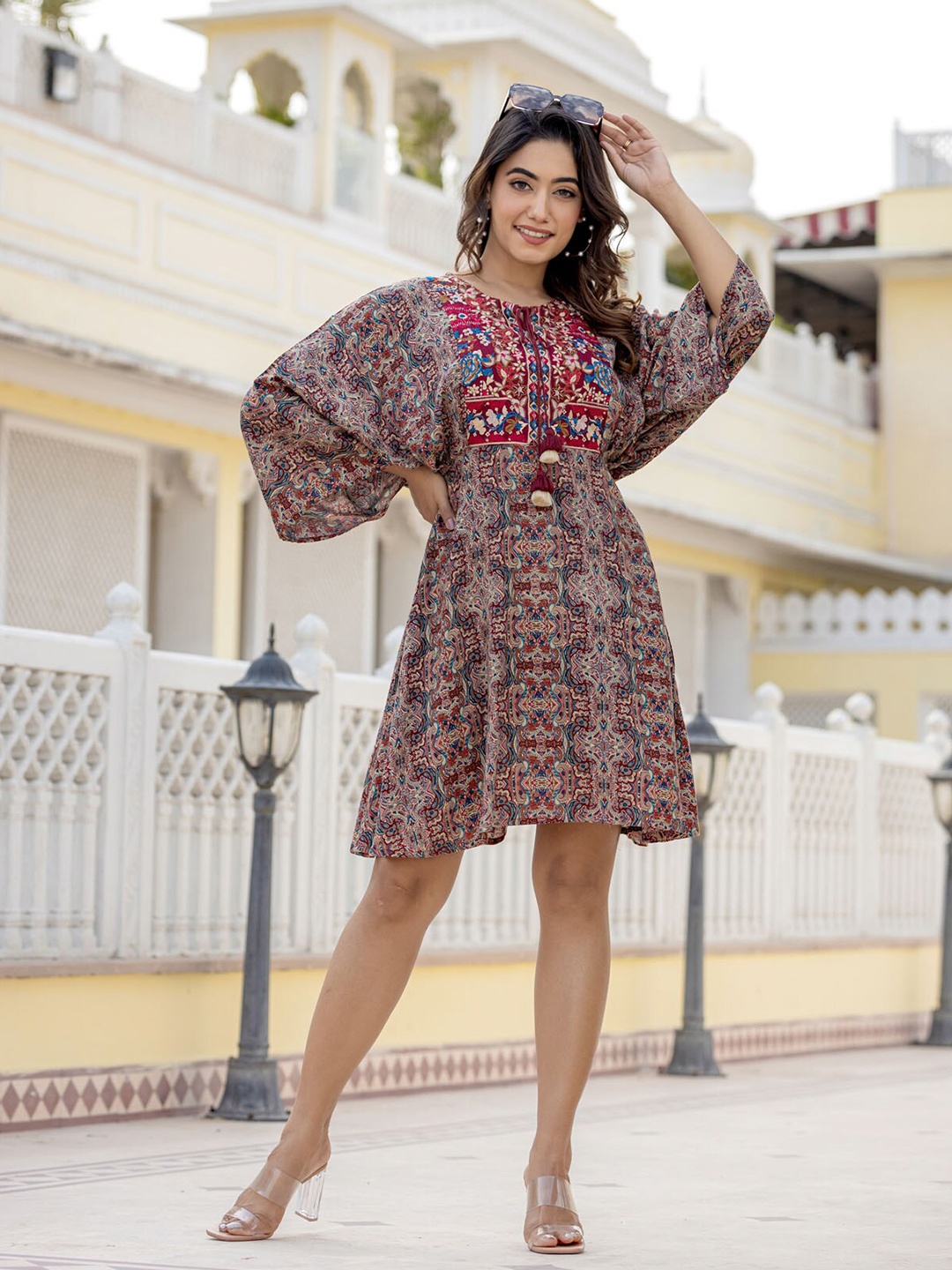 

FASHION DWAR Floral Printed Flared Round Neck Fit & Flare Dress, Red