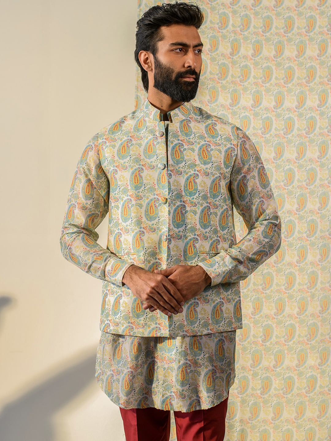 

QB MEN Men Floral Printed Regular Pure Silk Kurta with Trousers, Cream