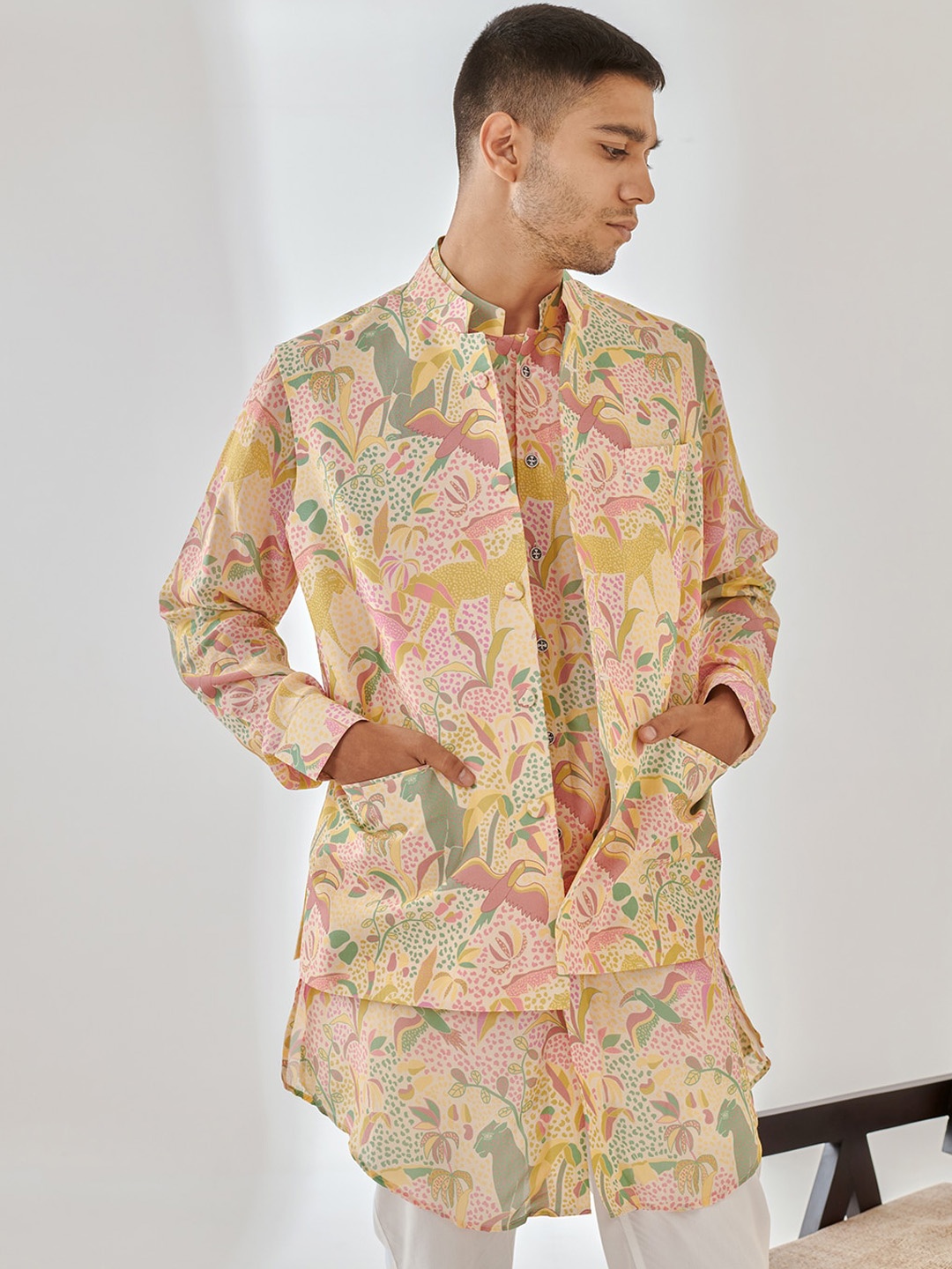 

QB MEN Men Floral Printed Regular Pure Silk Kurta with Pyjamas, Cream