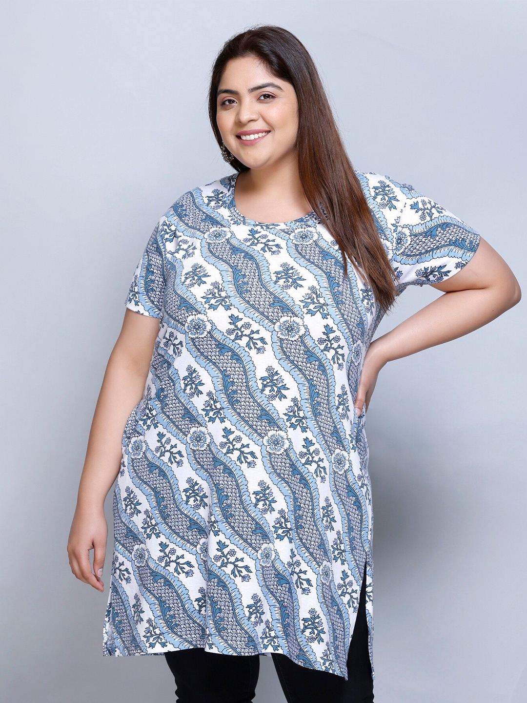 

IN Love Plus Size Floral Printed Round Neck Pure Cotton Tunic, White