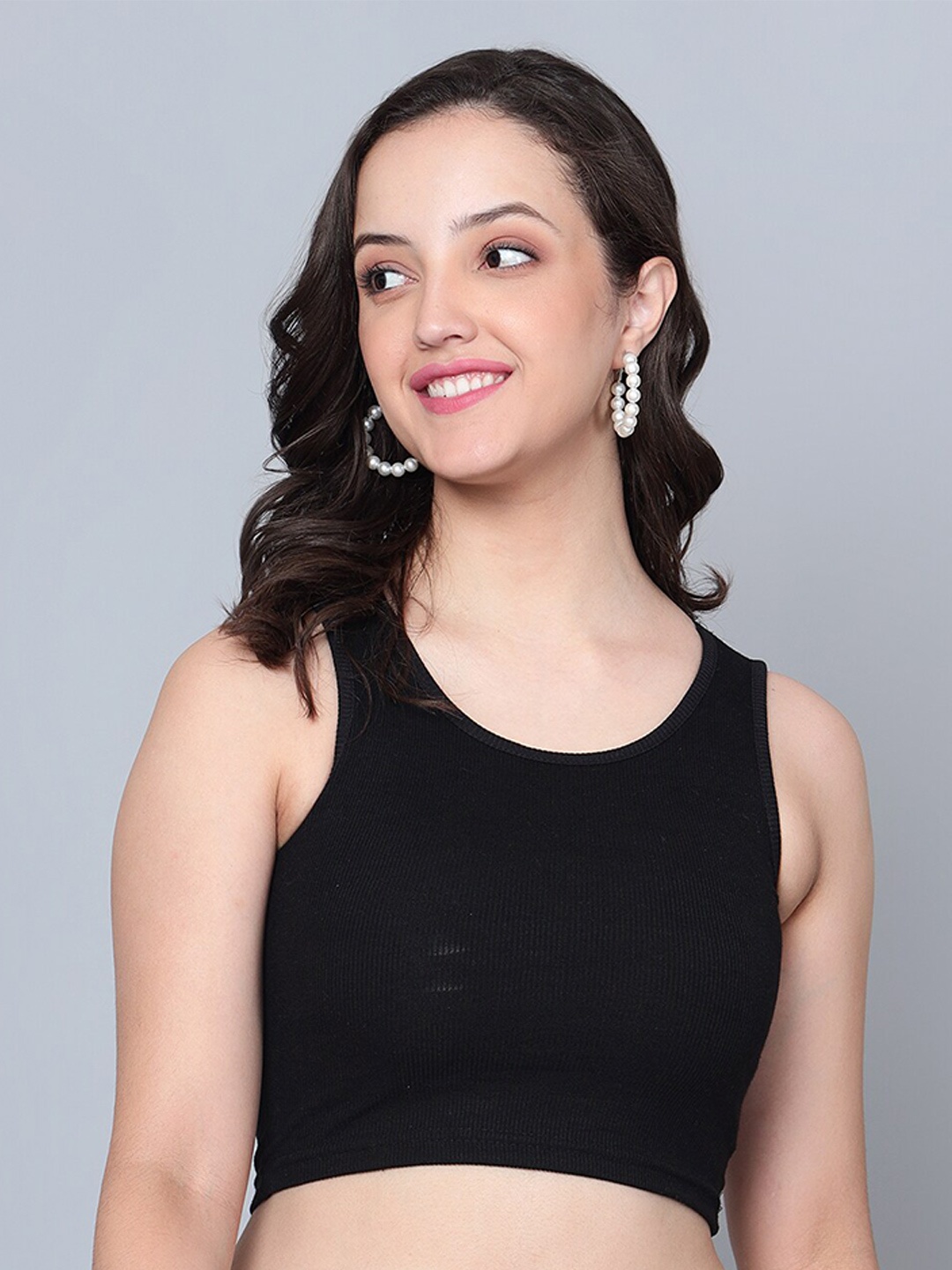 

Fashion And Youth Round Neck Fitted Crop Top, Black