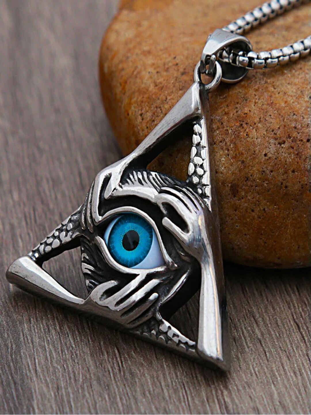 

VAGHBHATT Silver-Plated Stone-Studded Pendant With Chain