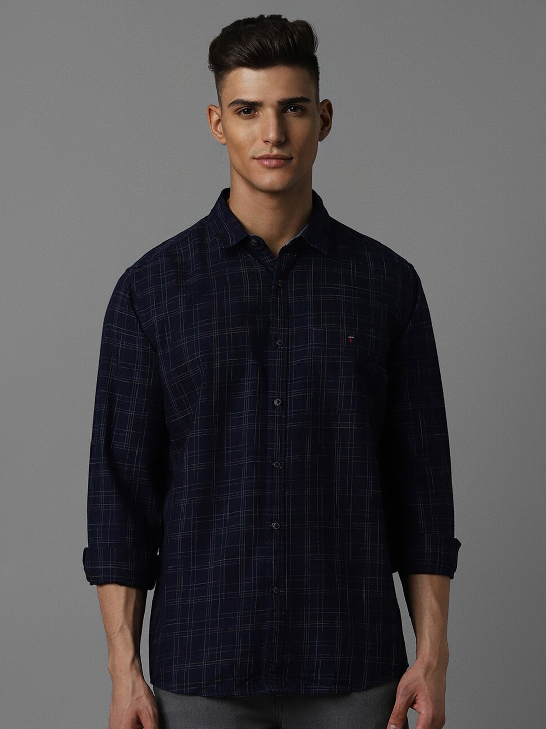 

Louis Philippe Jeans Spread Collar Long Sleeves Slim Fit Cotton Checked Casual Shirt, Navy blue