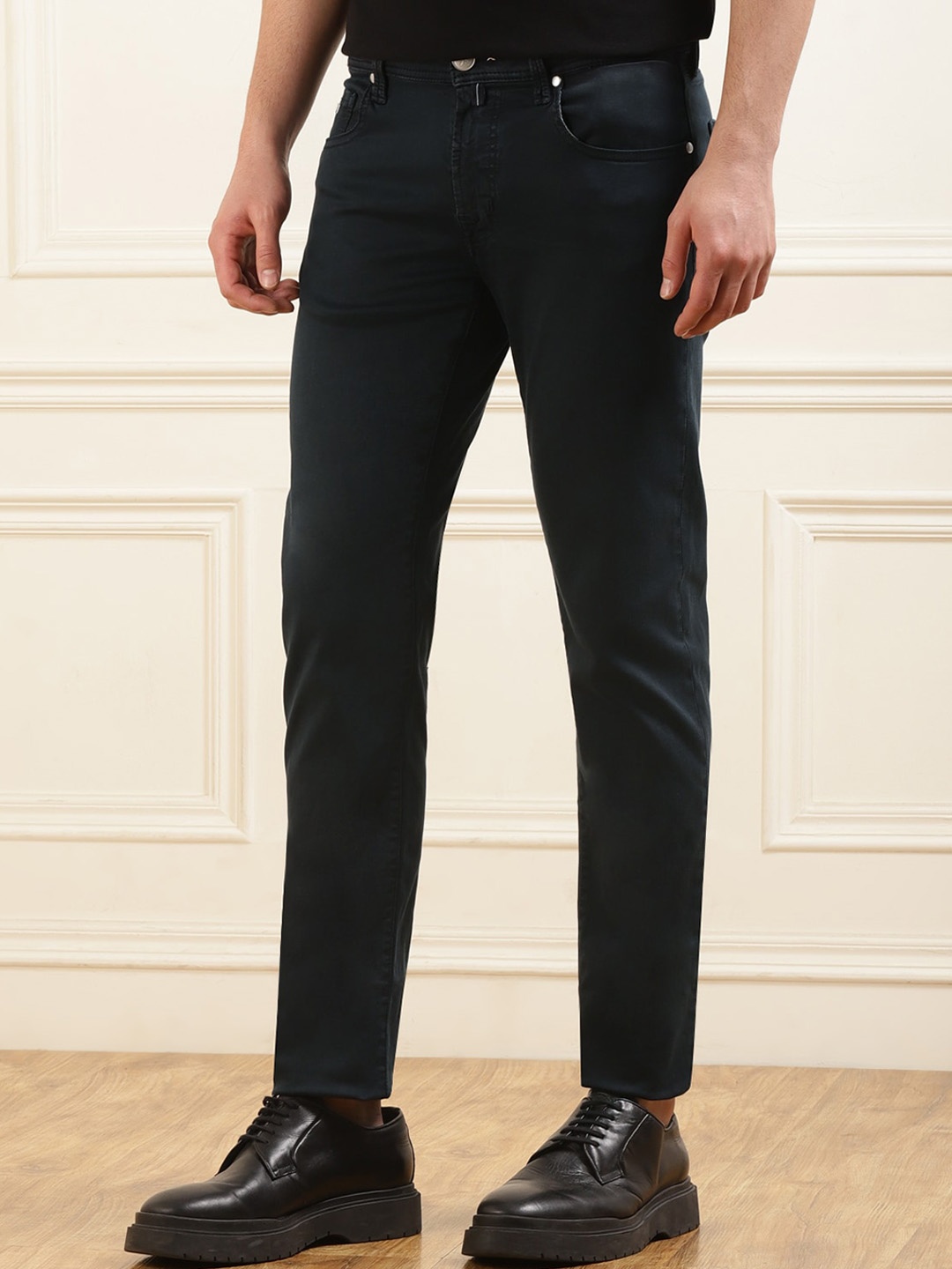 

Tramarossa Men Mid-Rise Clean Look Stretchable Jeans, Navy blue