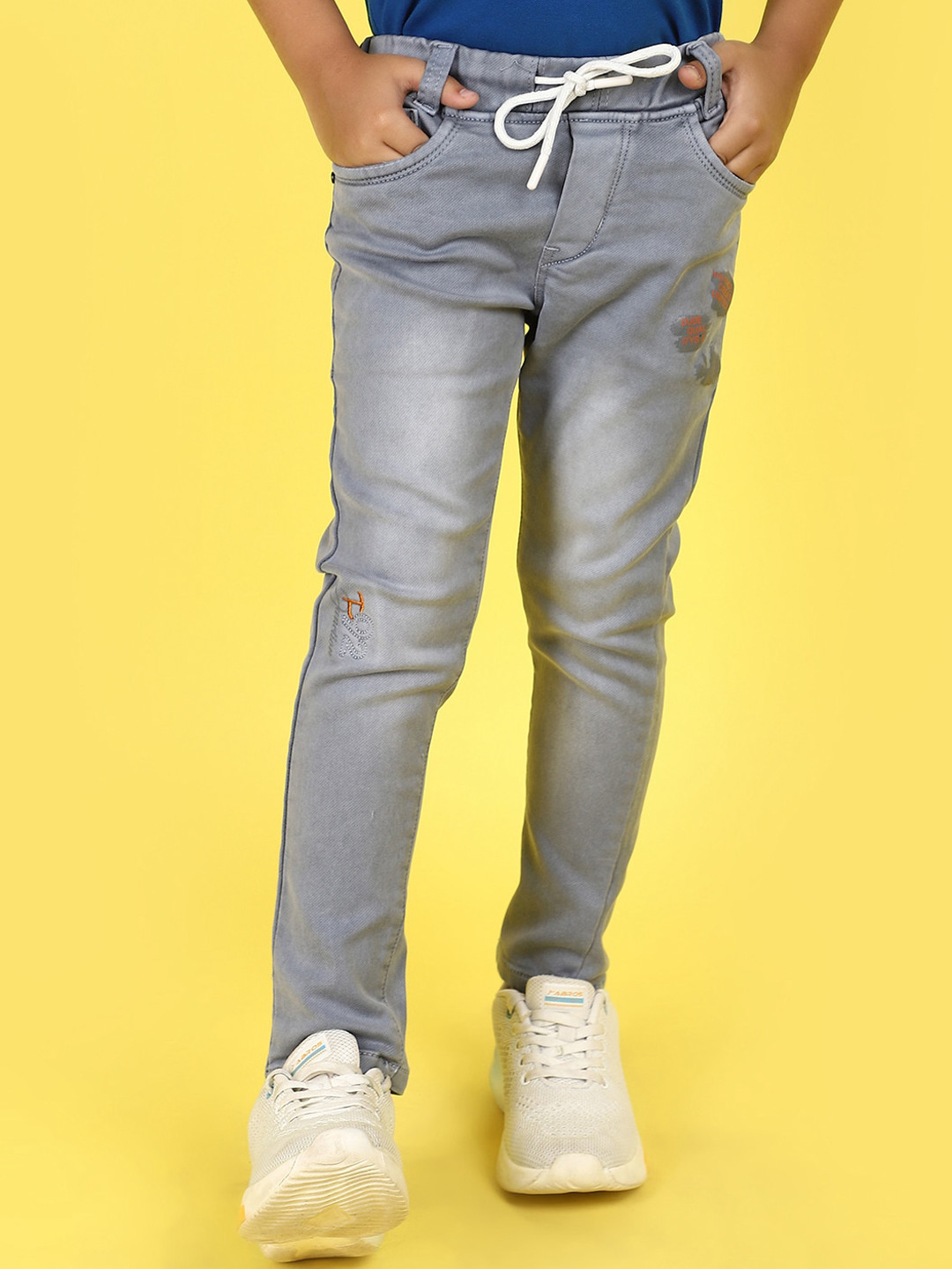 

V-Mart Boys Mid-Rise Low Distress Heavy Fade Jeans, Grey