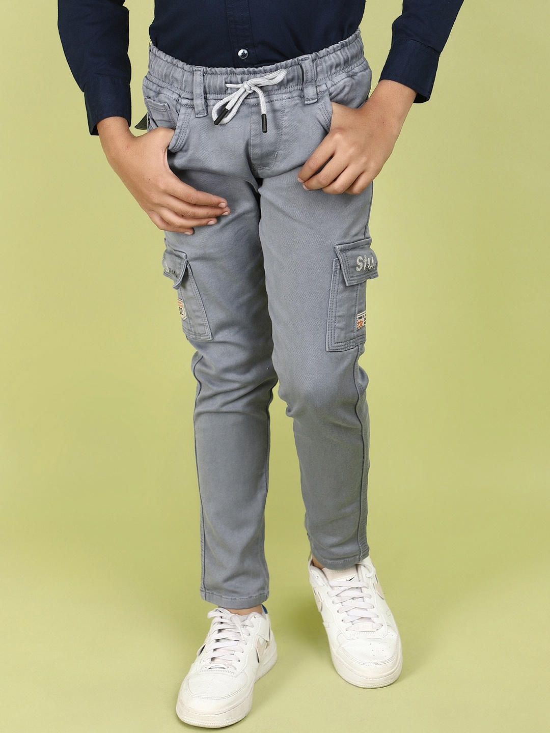 

V-Mart Boys Jogger Mid-Rise Light Shade Heavy Fade Clean Look Cargo Jeans, Grey