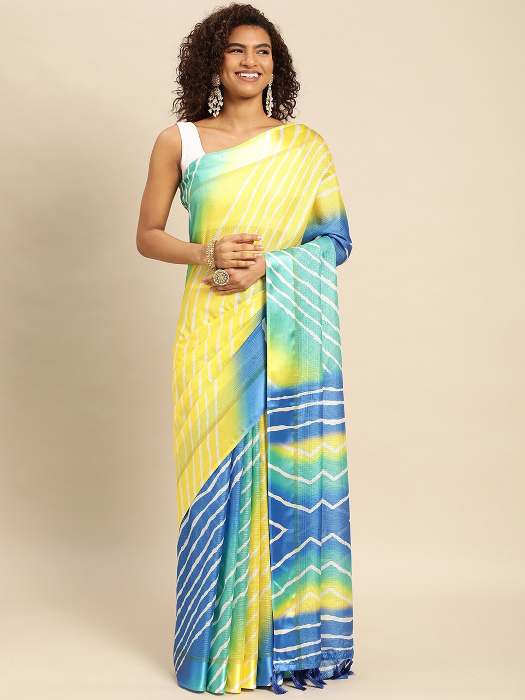 

PATLIPALLU Striped Art Silk Saree, Yellow