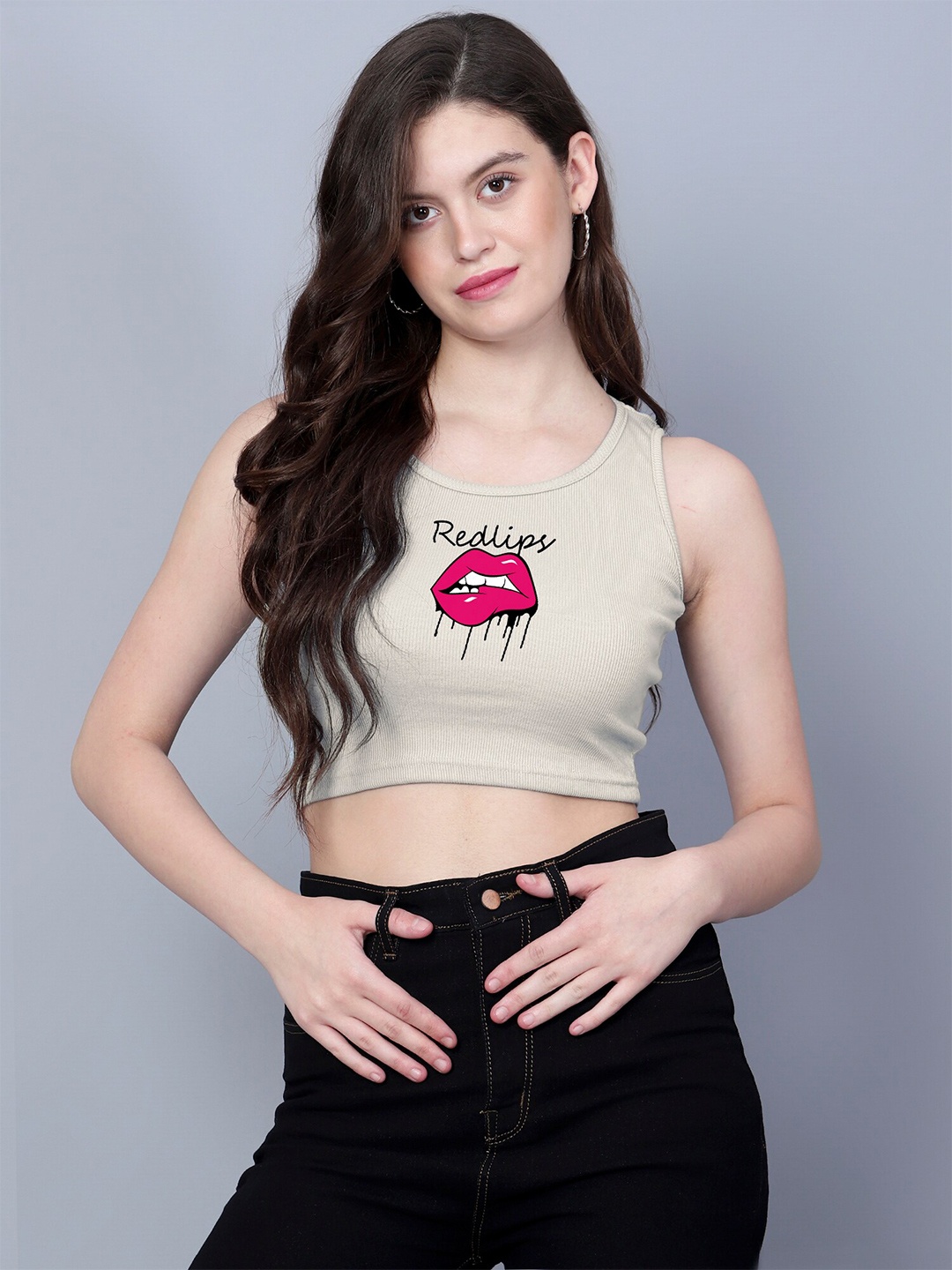 

Fashion And Youth Graphic Print Round Neck Fitted Crop Top, Beige
