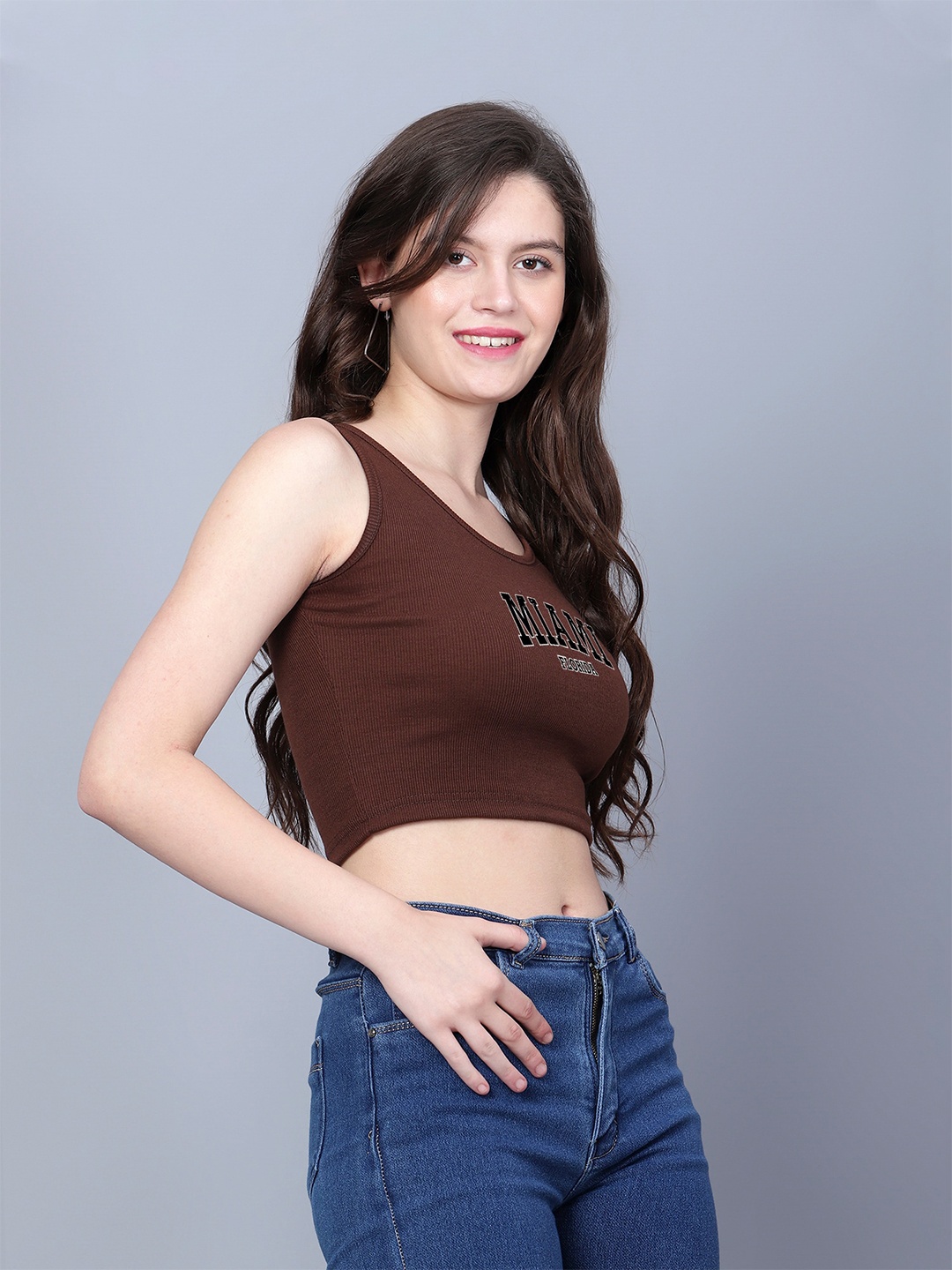

Fashion And Youth Typography Printed Fitted Crop Top, Coffee brown