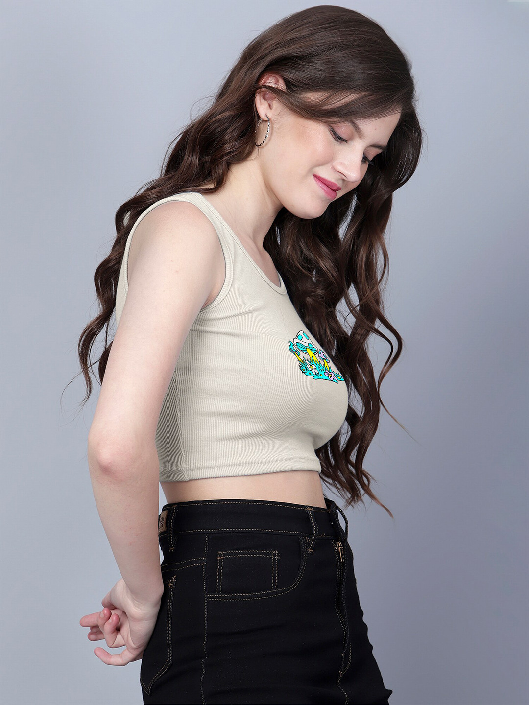 

Fashion And Youth Graphic Printed Round Neck Sleeveless Tank Top, Beige