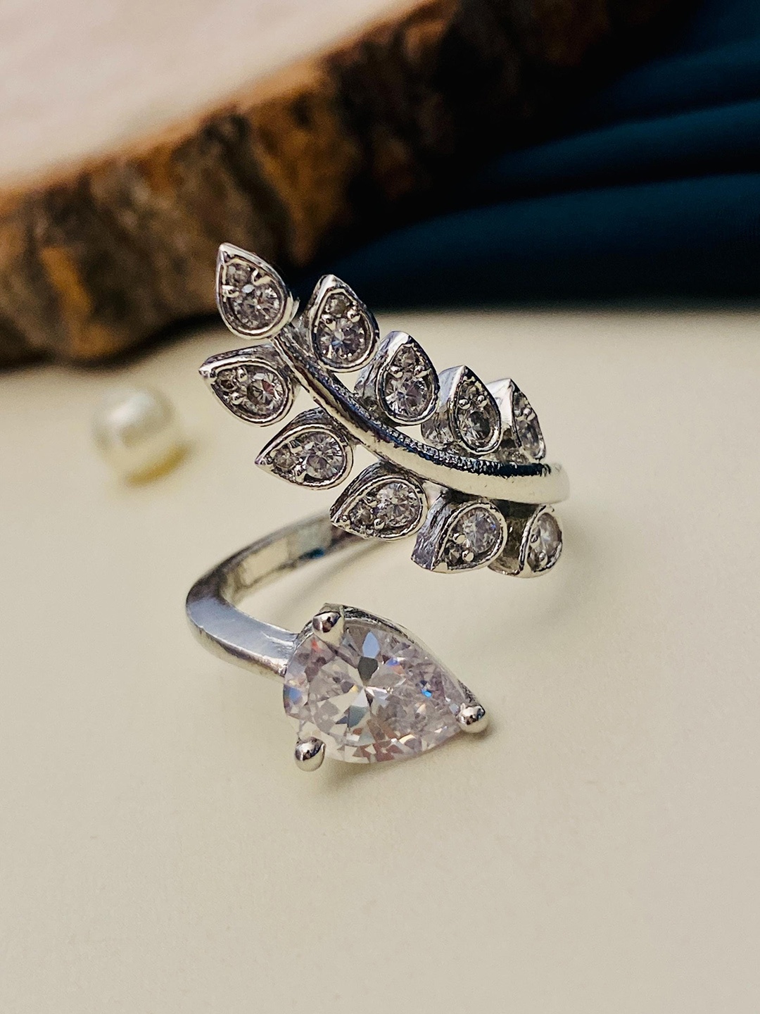

Anouk Silver-Plated White American Diamond Studded Finger Ring
