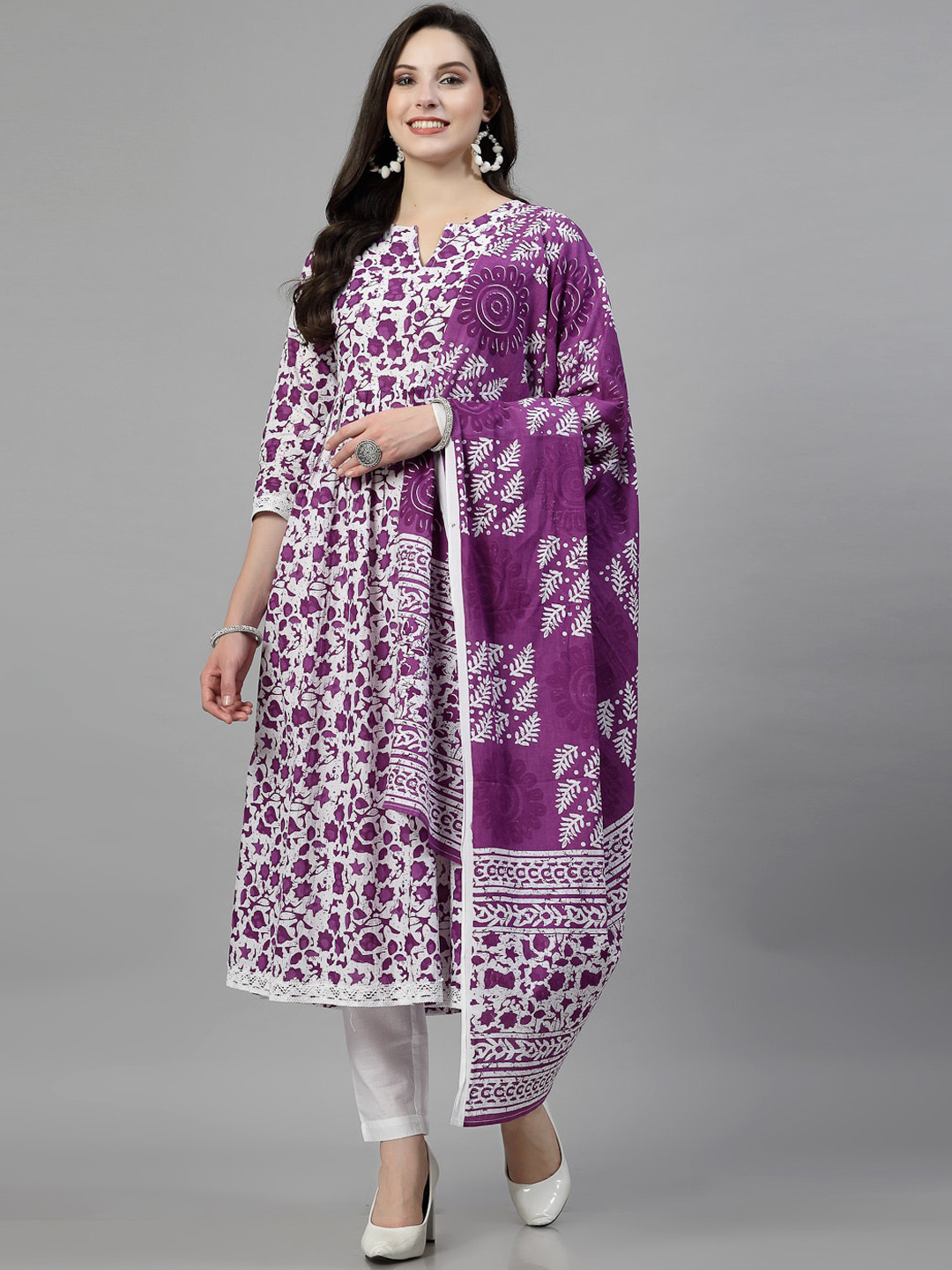 

SkyaSia Women Floral Printed Regular Pure Cotton Kurta with Trousers & With Dupatta, Purple
