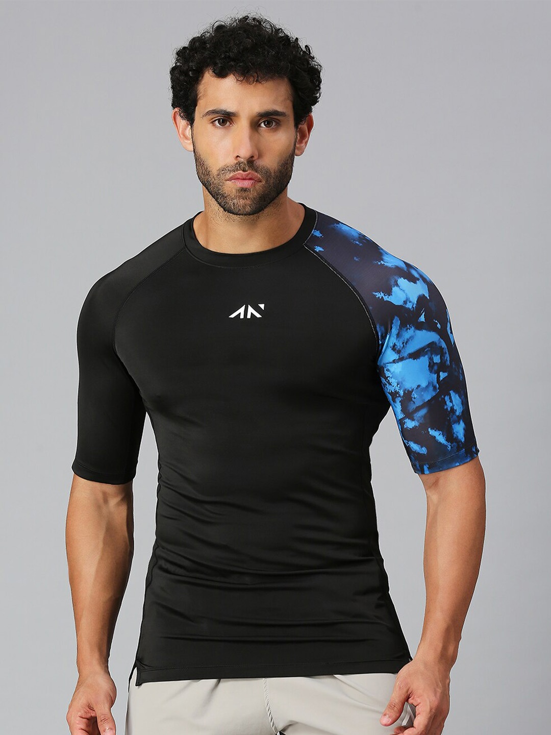 

AESTHETIC NATION Round Neck Dri-FIT Compression T-shirt, Blue