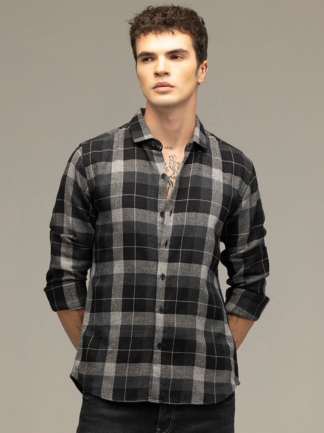

Snitch Black Classic Slim Fit Horizontal Checked Cotton Casual Shirt