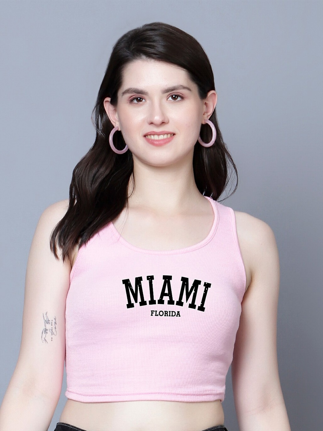 

Fashion And Youth Typography Printed Fitted Crop Top, Pink
