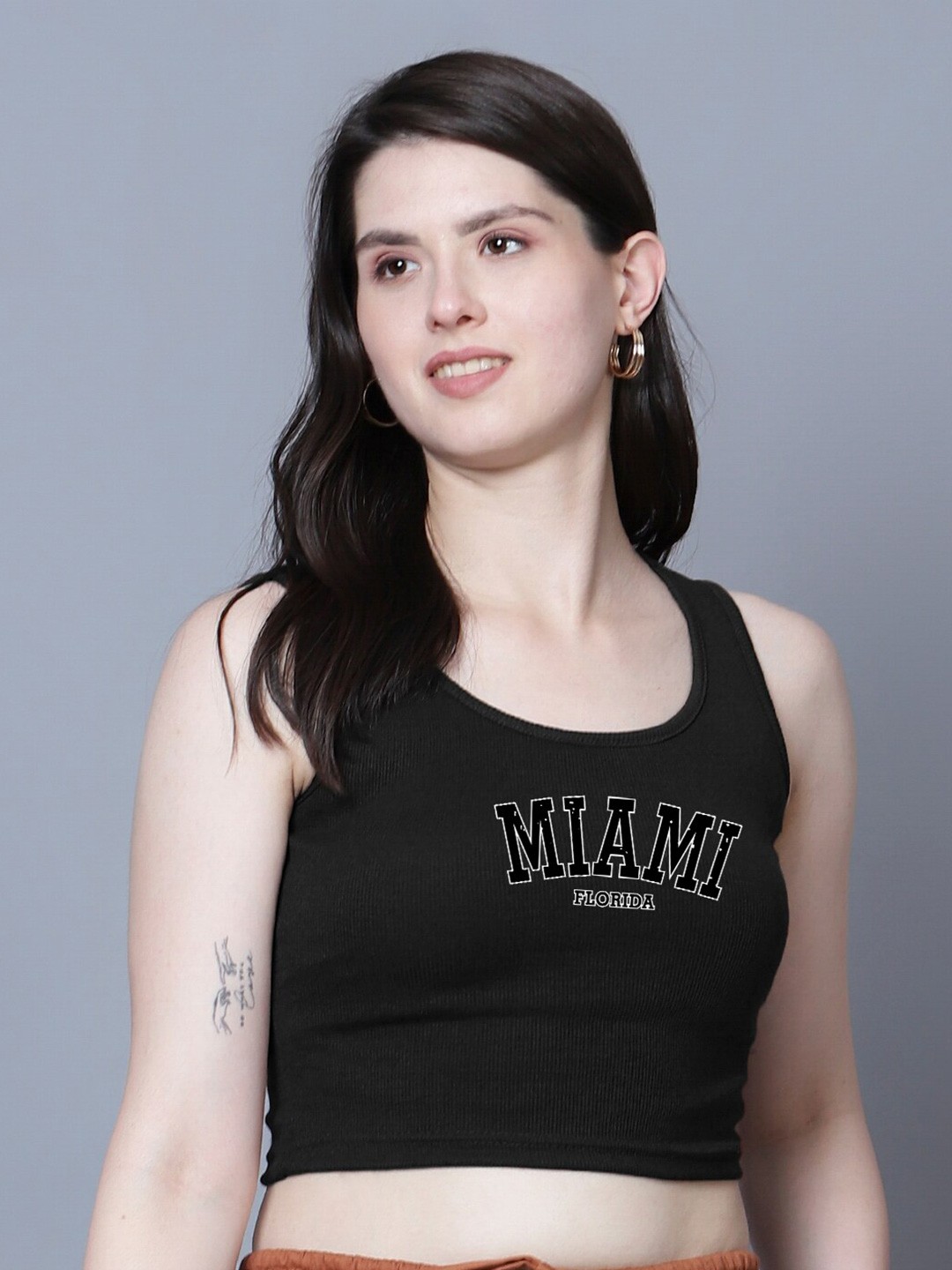 

Fashion And Youth Printed Round Neck Sleeveless Styled Back Crop Top, Black