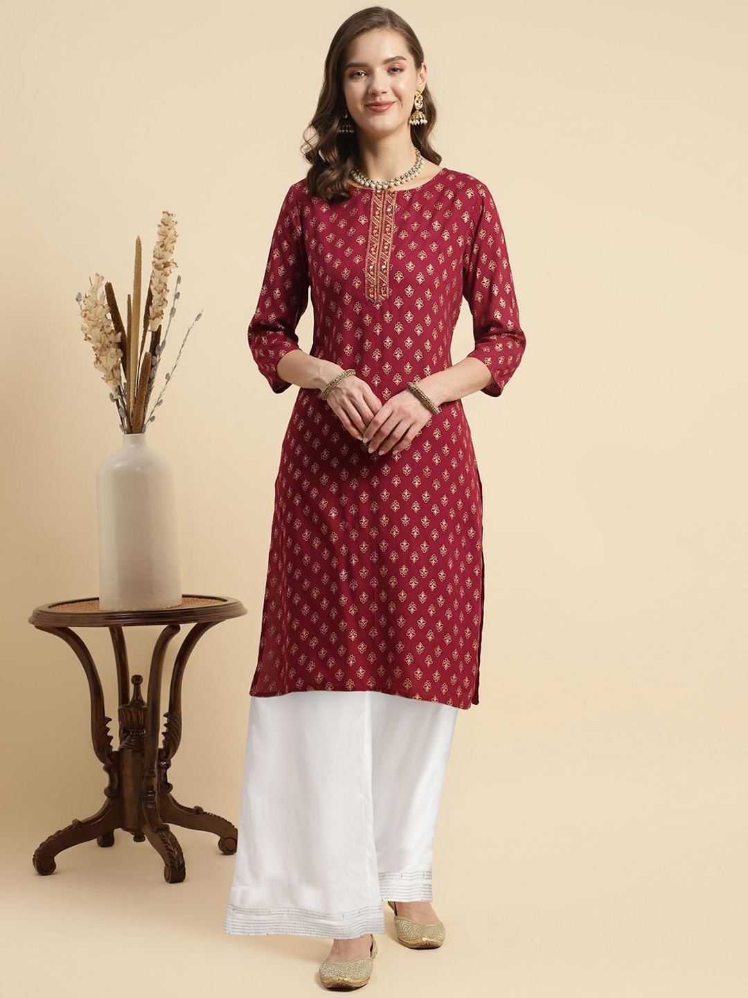 

Rangita Women Ethnic Motifs Embroidered Regular Sequinned Kurta with Palazzos, Maroon