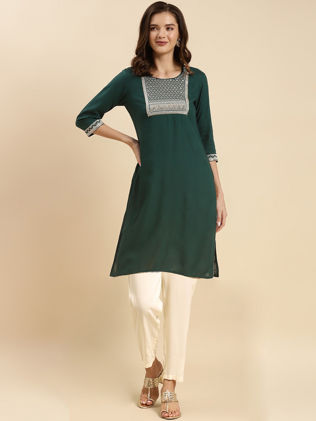 

Rangita Women Yoke Design Regular Sequinned Kurta with Trousers, Green