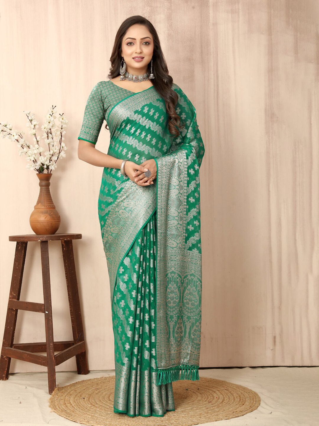 

nirja Fab Ethnic Motifs Zari Pure Georgette Kanjeevaram Saree, Green