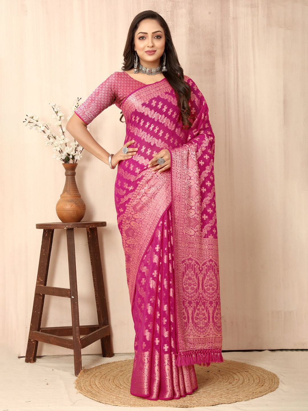 

nirja Fab Woven Design Zari Pure Georgette Kanjeevaram Saree, Pink