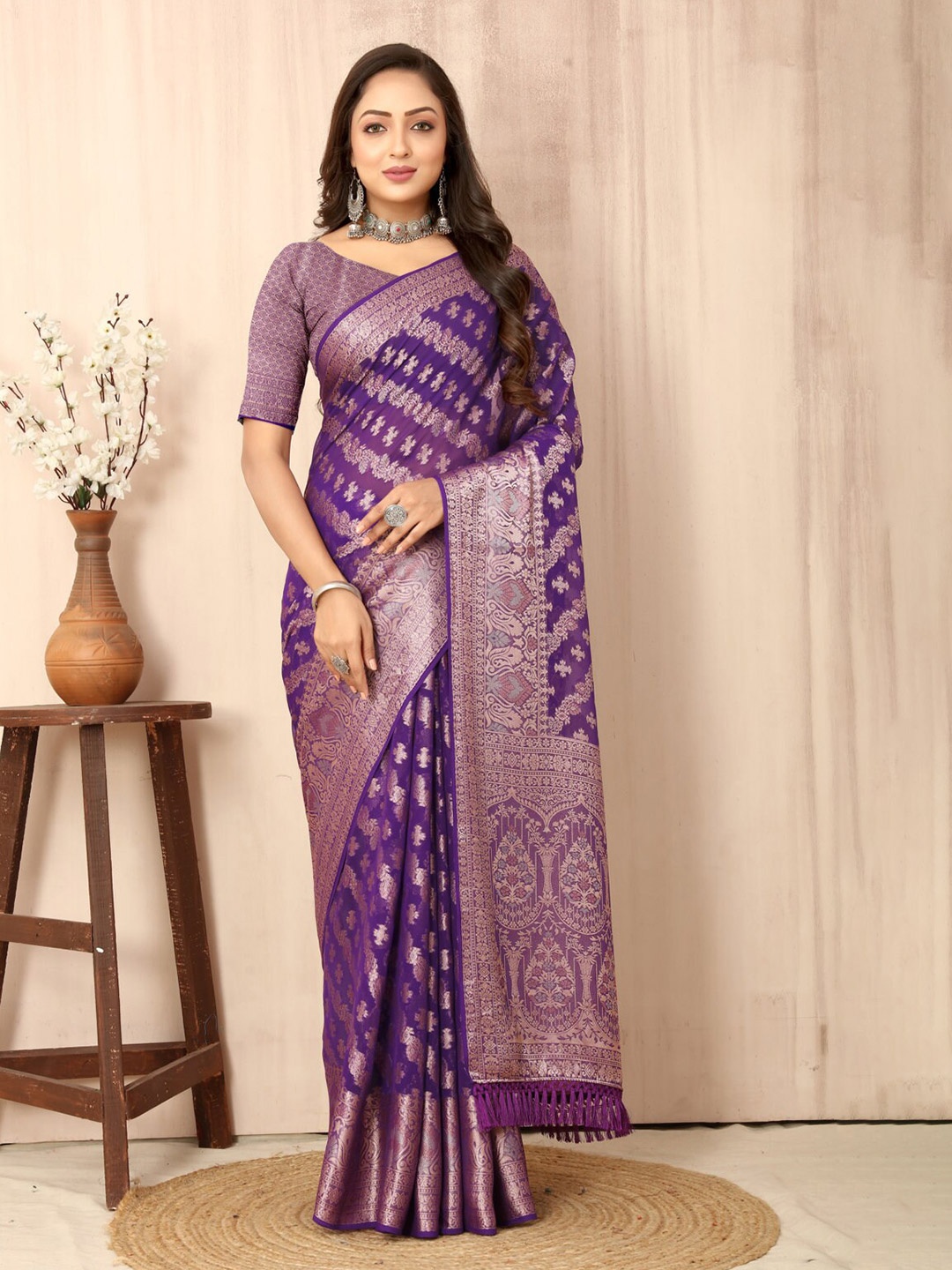 

nirja Fab Floral Zari Pure Georgette Kanjeevaram Saree, Purple
