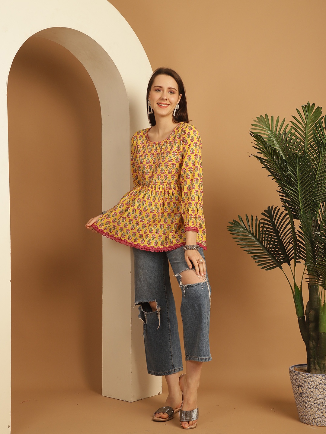 

Rajnandini Floral Printed Round Neck Pure cotton Top, Yellow