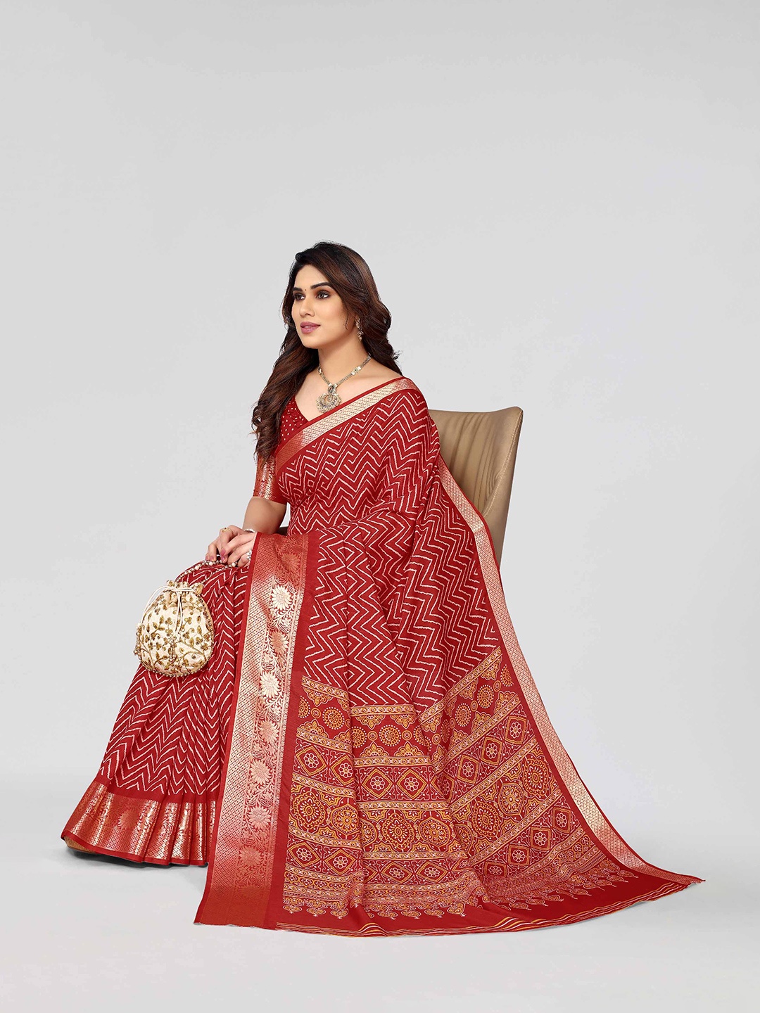 

HALFSAREE STUDIO Floral Zari Art Silk Saree, Red