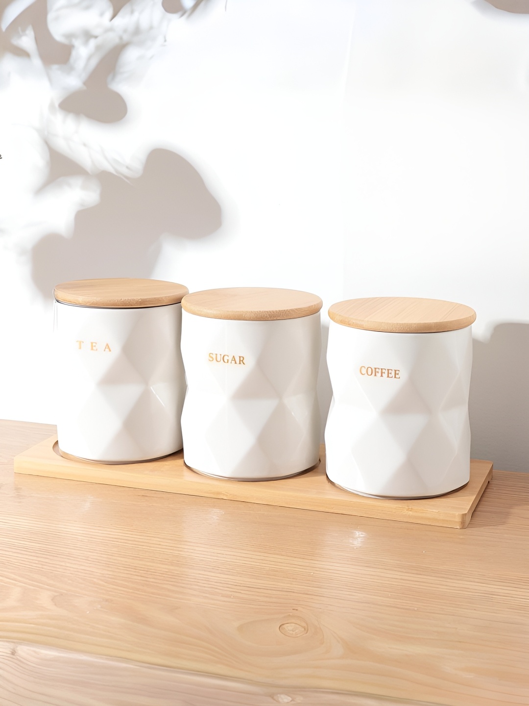 

Gleevers White & Brown 3 Pieces Air Tight Ceramic Container With Lid 750 ml