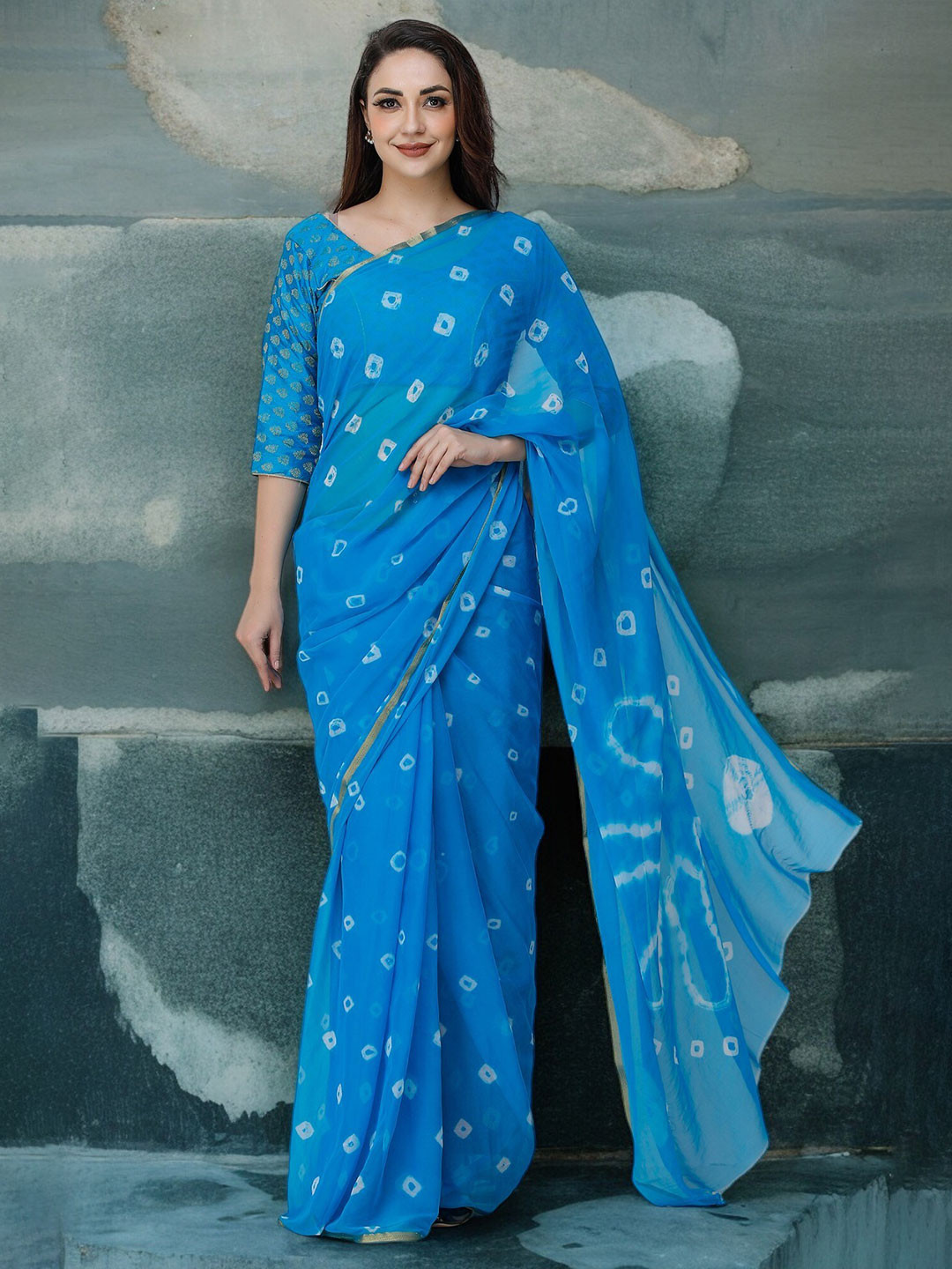 

CLAFOUTIS Zari Bandhani Saree, Turquoise blue