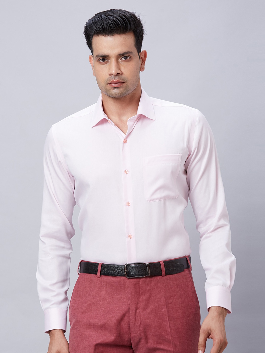 

Raymond Spread Collar Contemporary-Fit Cotton Formal Shirt, Red