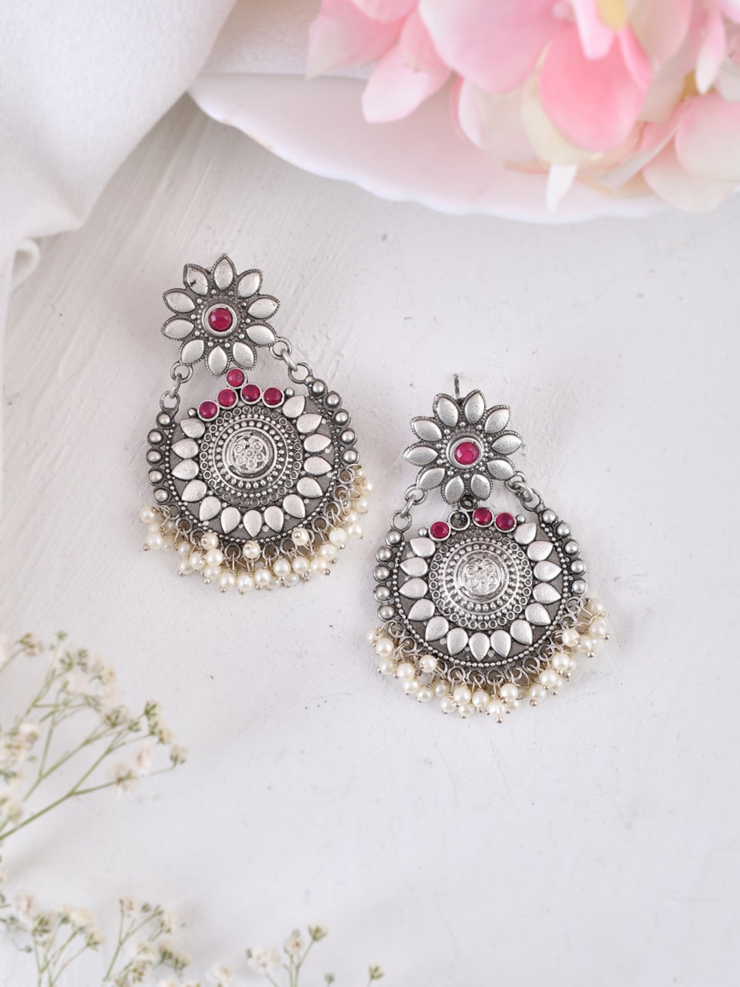 

DASTOOR Silver-Plated Floral Drop Earrings