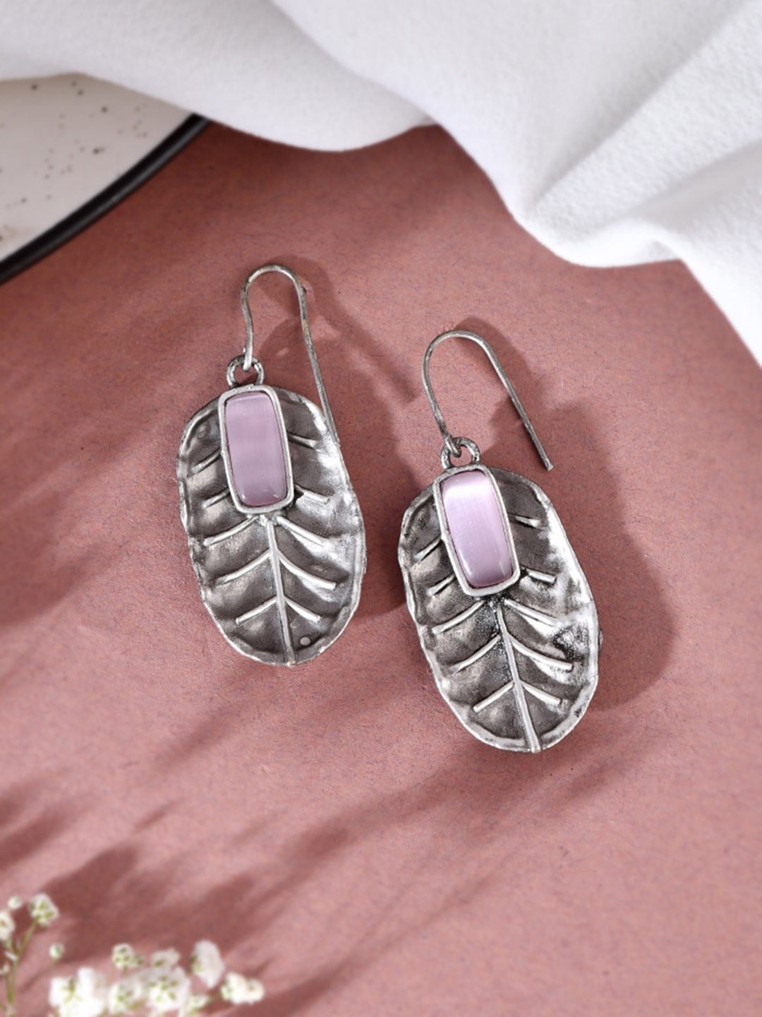 

DASTOOR Silver-Plated Leaf Shaped Drop Earrings