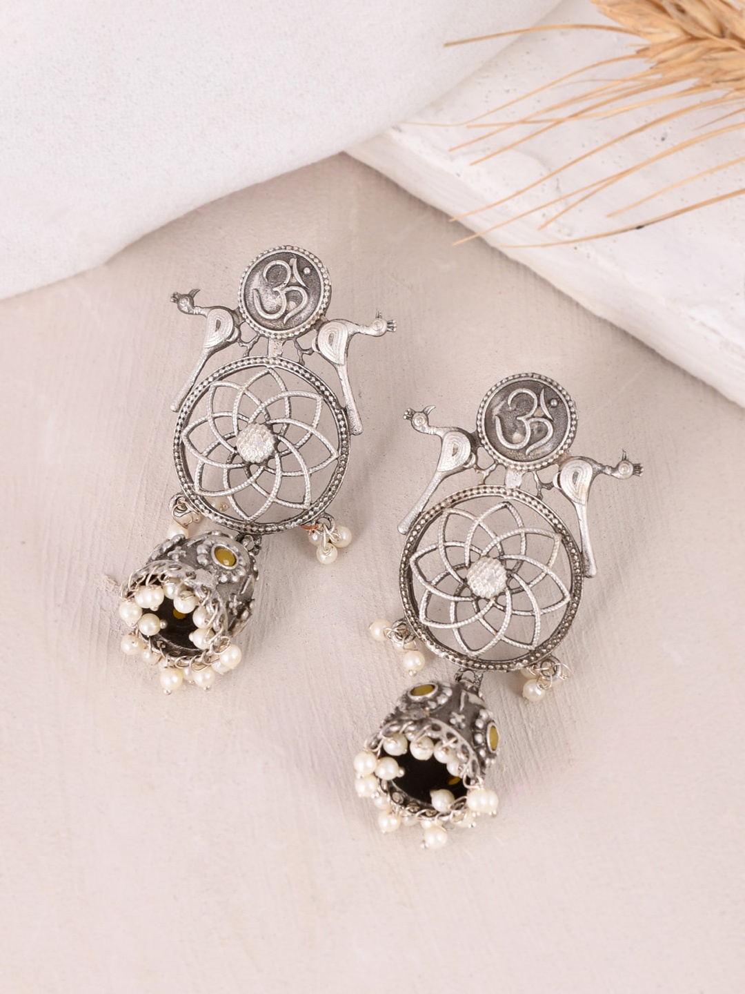 

DASTOOR Silver-Plated Oxodise Jhumkas