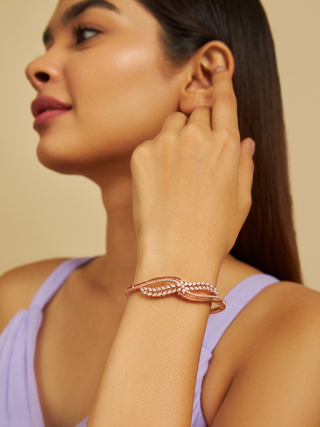 

Kushal's Fashion Jewellery Women Cubic Zirconia Rose Gold-Plated Kada Bracelet, White