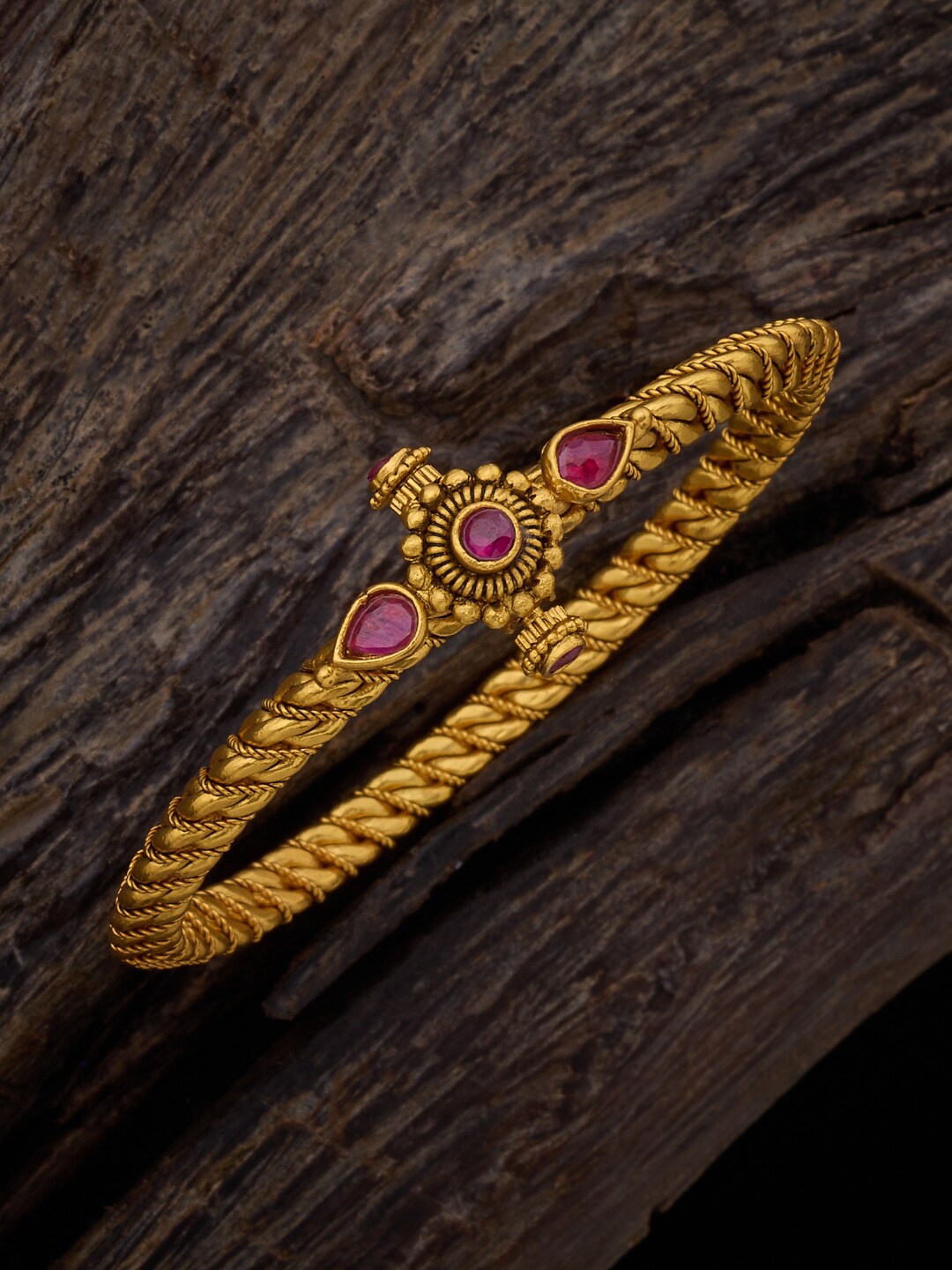 

Kushal's Fashion Jewellery Women Gold-Plated Kada Bracelet