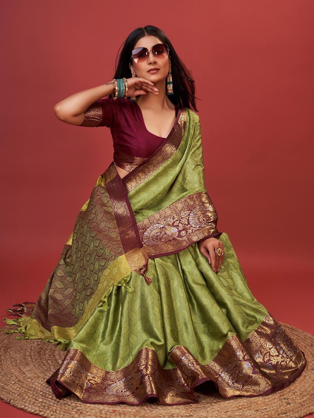 

MARGI DESIGNERS Woven Design Zari Maheshwari Saree, Green