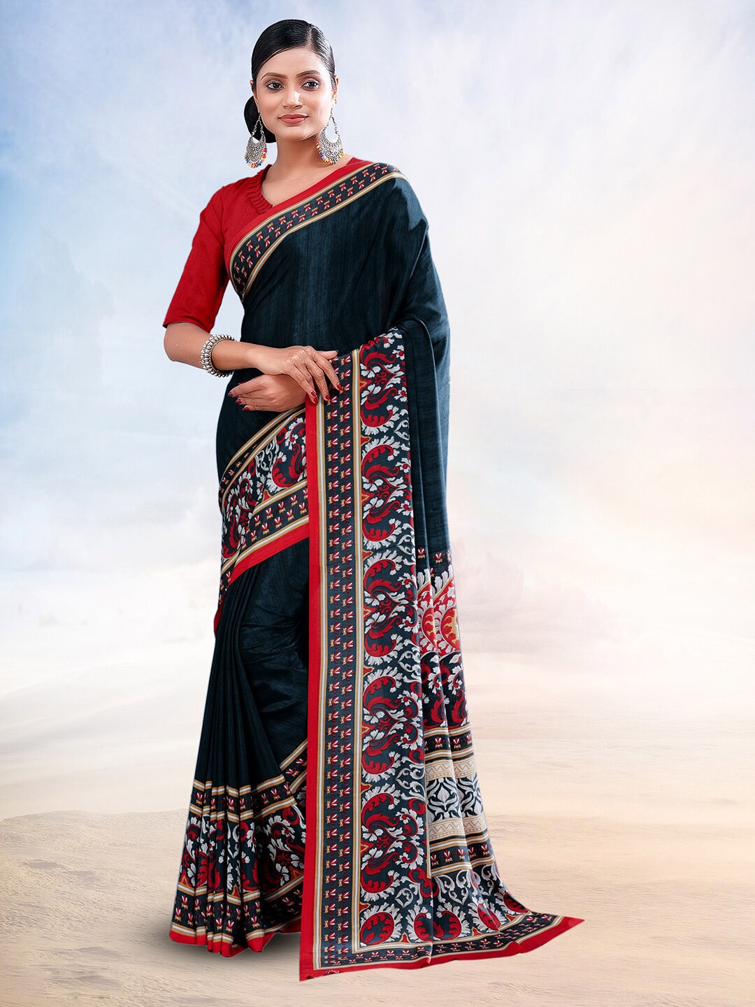 

Kasak Ethnic Motifs Printed Saree, Black
