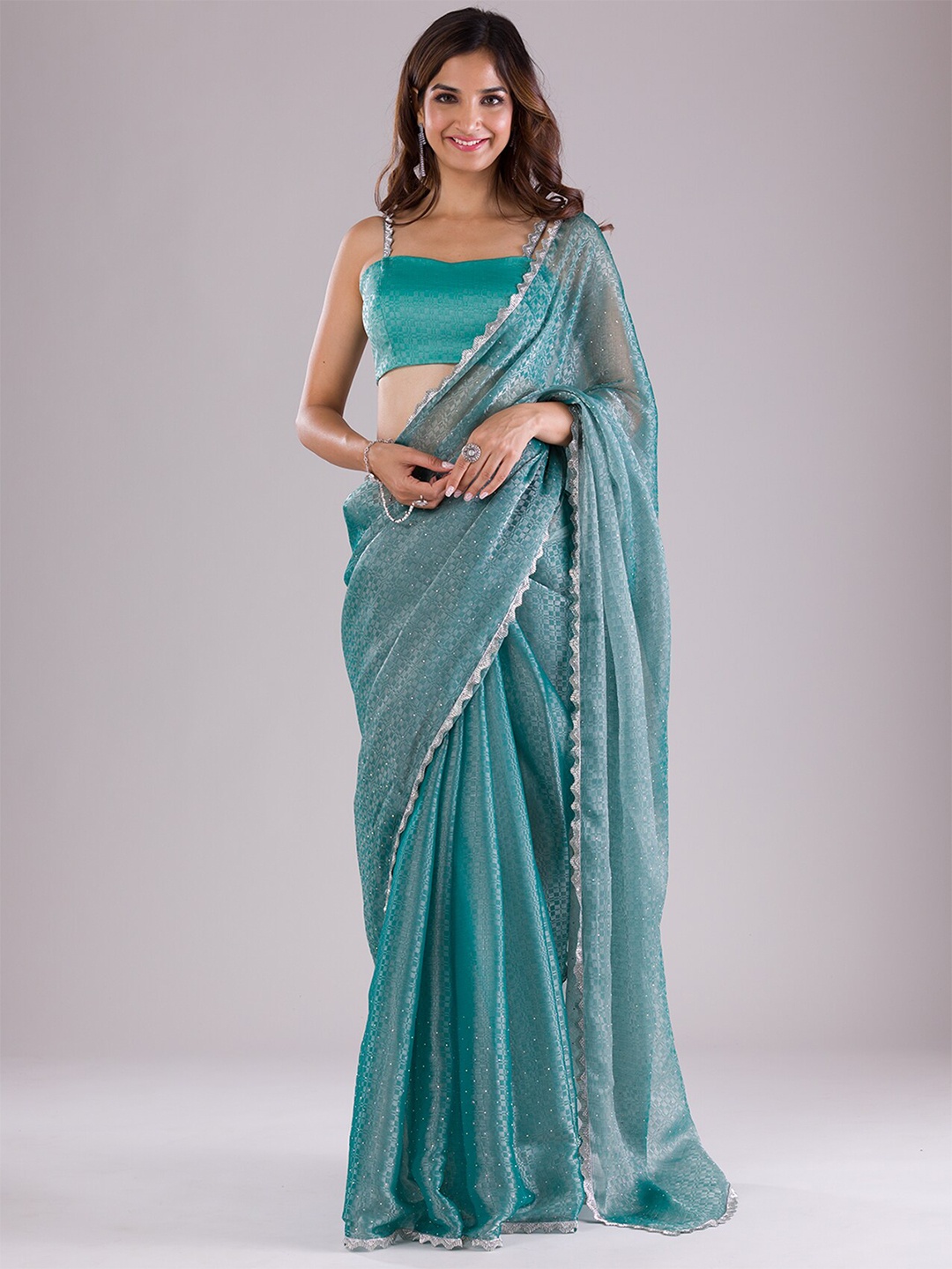 

Koskii Geometric Embellished Beads & Stones Detailed Saree, Green