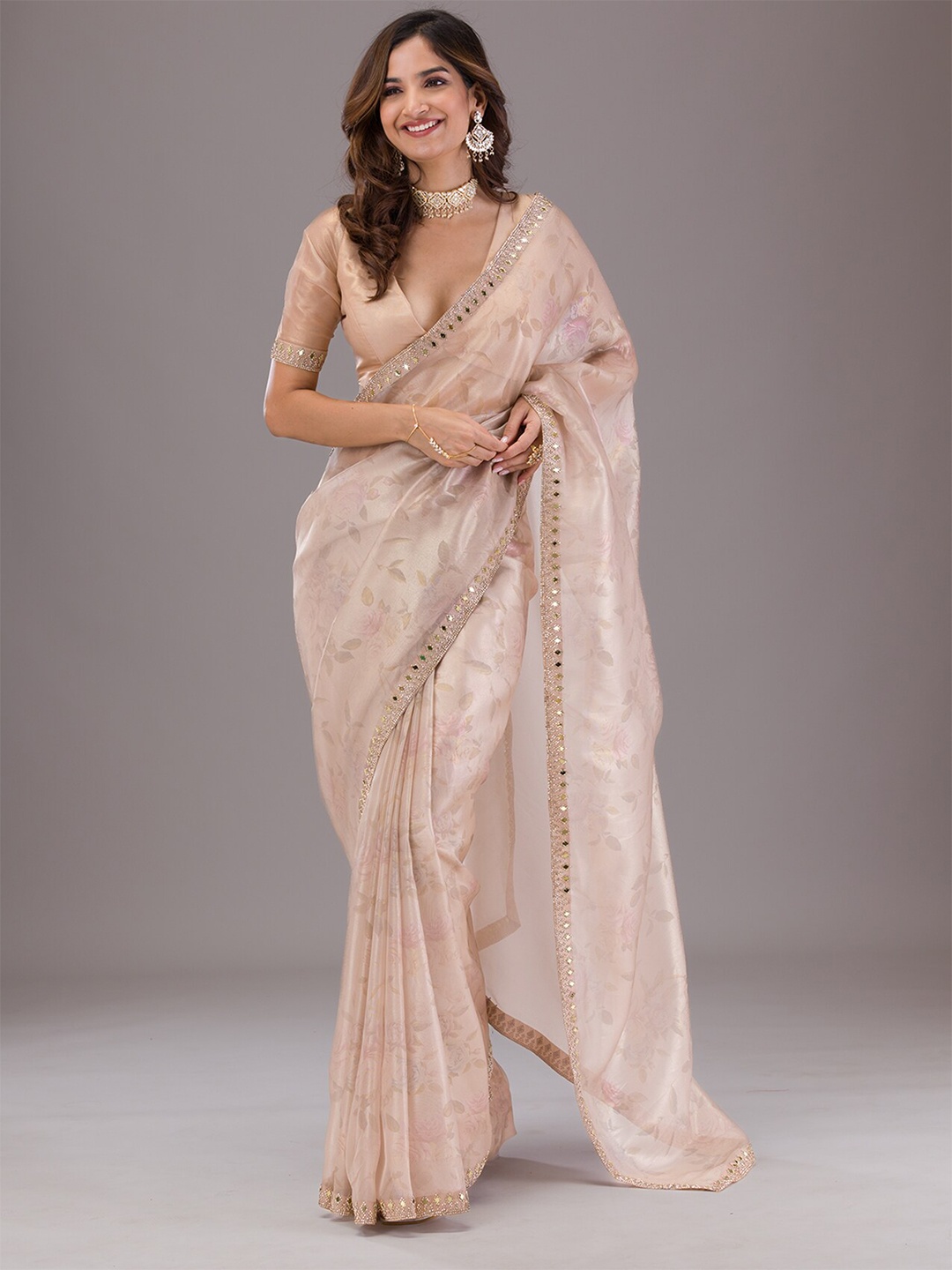 

Koskii Floral Woven Design Beads & Stones Detailed Tissue Saree, Beige