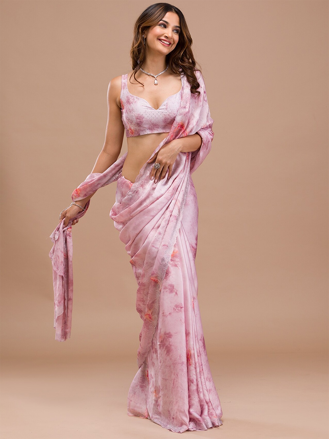 

Koskii Floral Printed Beads and Stones Satin Saree, Pink