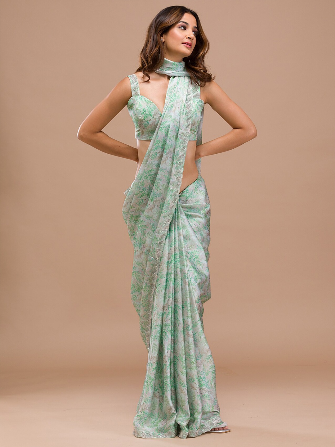 

Koskii Floral Printed Beads and Stones Satin Saree, Green