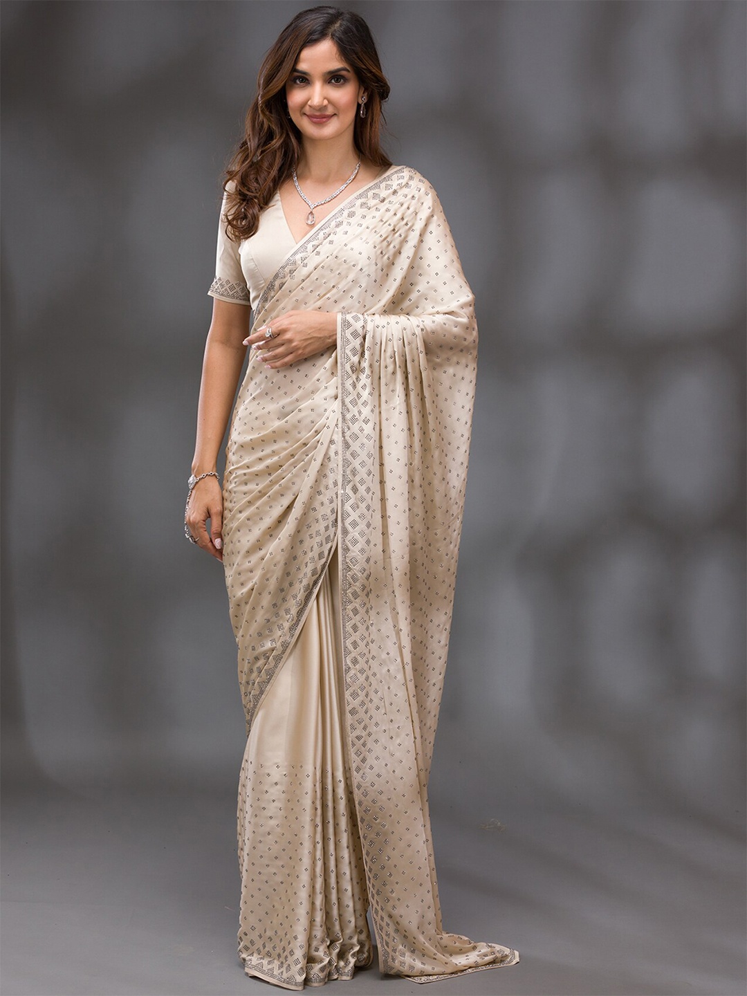 

Koskii Geometric Embellished Beads & Stones Detailed Saree, Beige