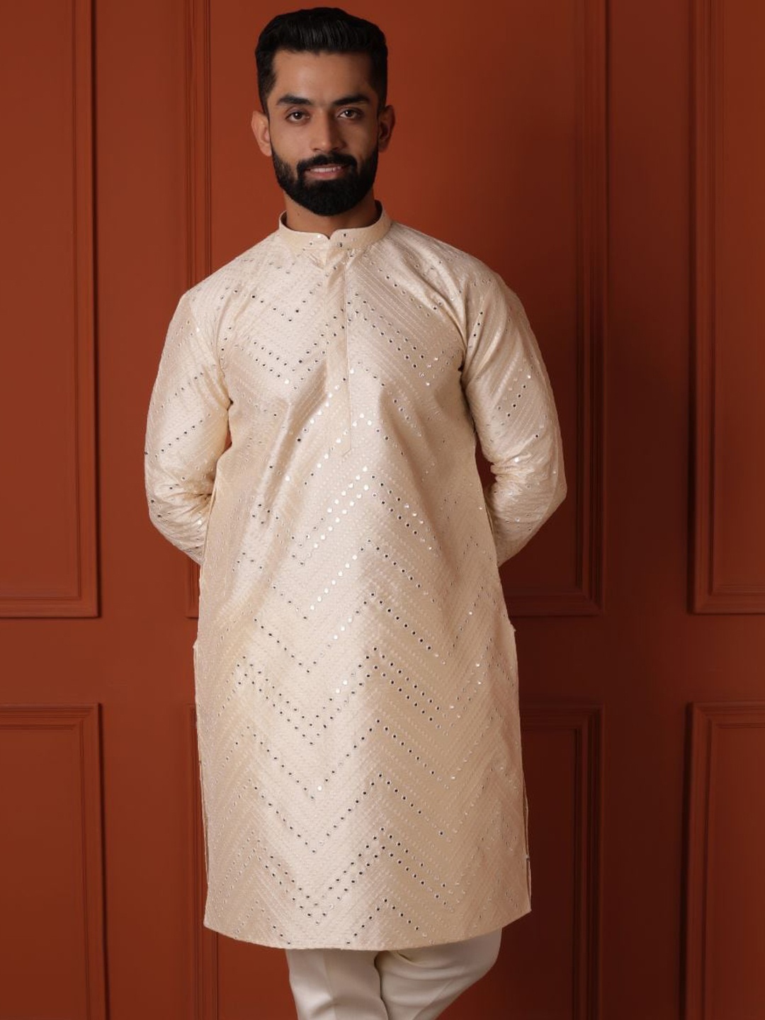 

Lightpole Embellished Mandarin Collar Mirror Work Straight Kurta, Cream