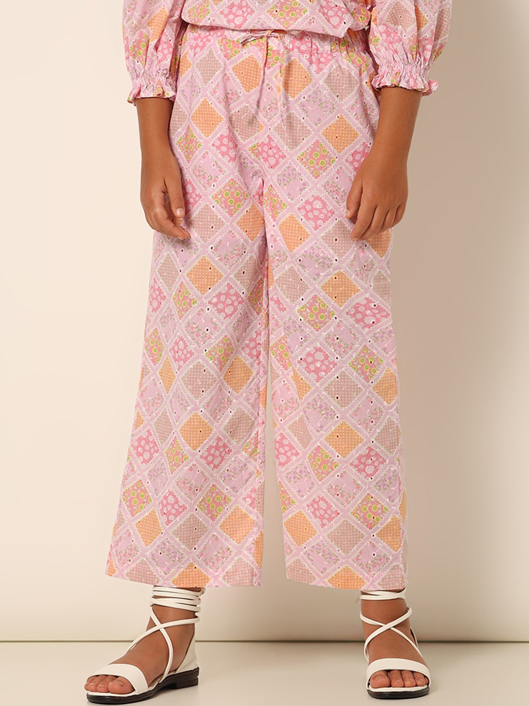 

Vero Moda Girls Ethnic Motifs Printed Straight Fit Trousers, Pink