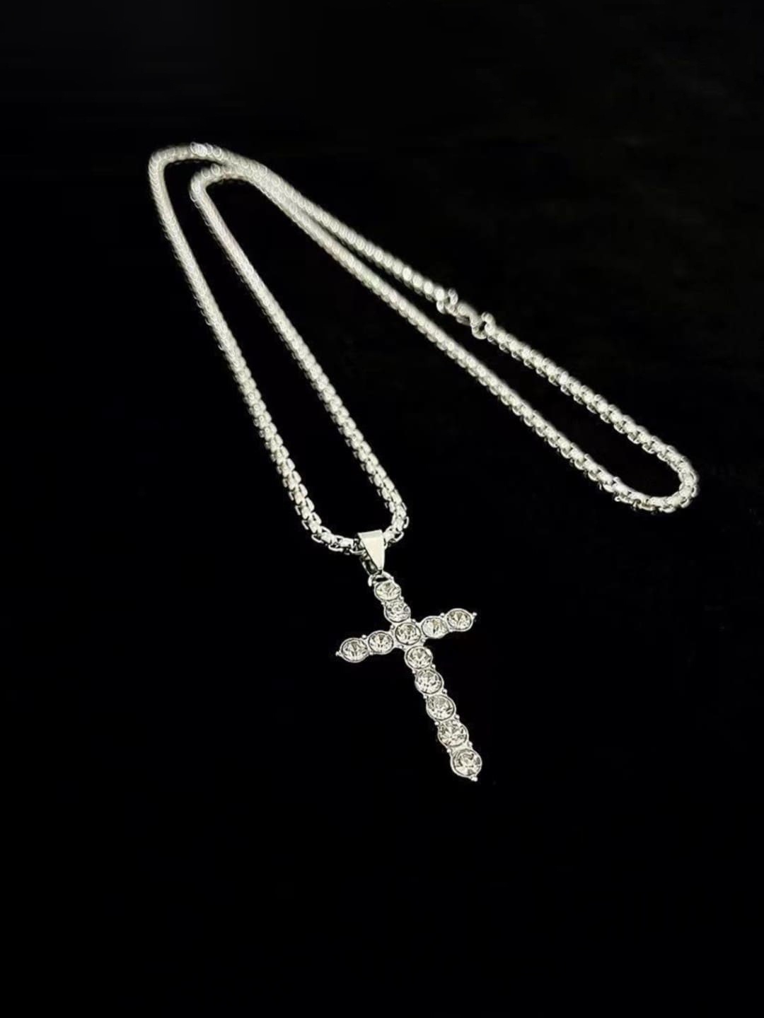 

SALTY Stainless Steel Geometric Pendant With Chain, Silver